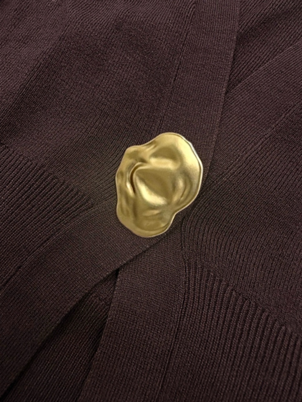 Single-Button Fitted Cardigan - Picture 8 of 9